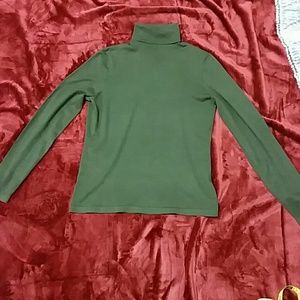 GUC!! Ann Taylor turtleneck